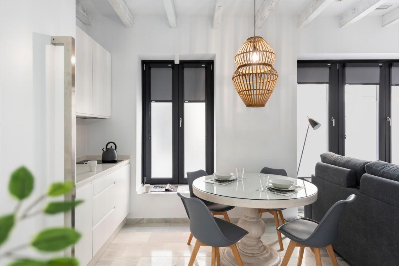 Apartamentos Catedral Sevilla Kültér fotó