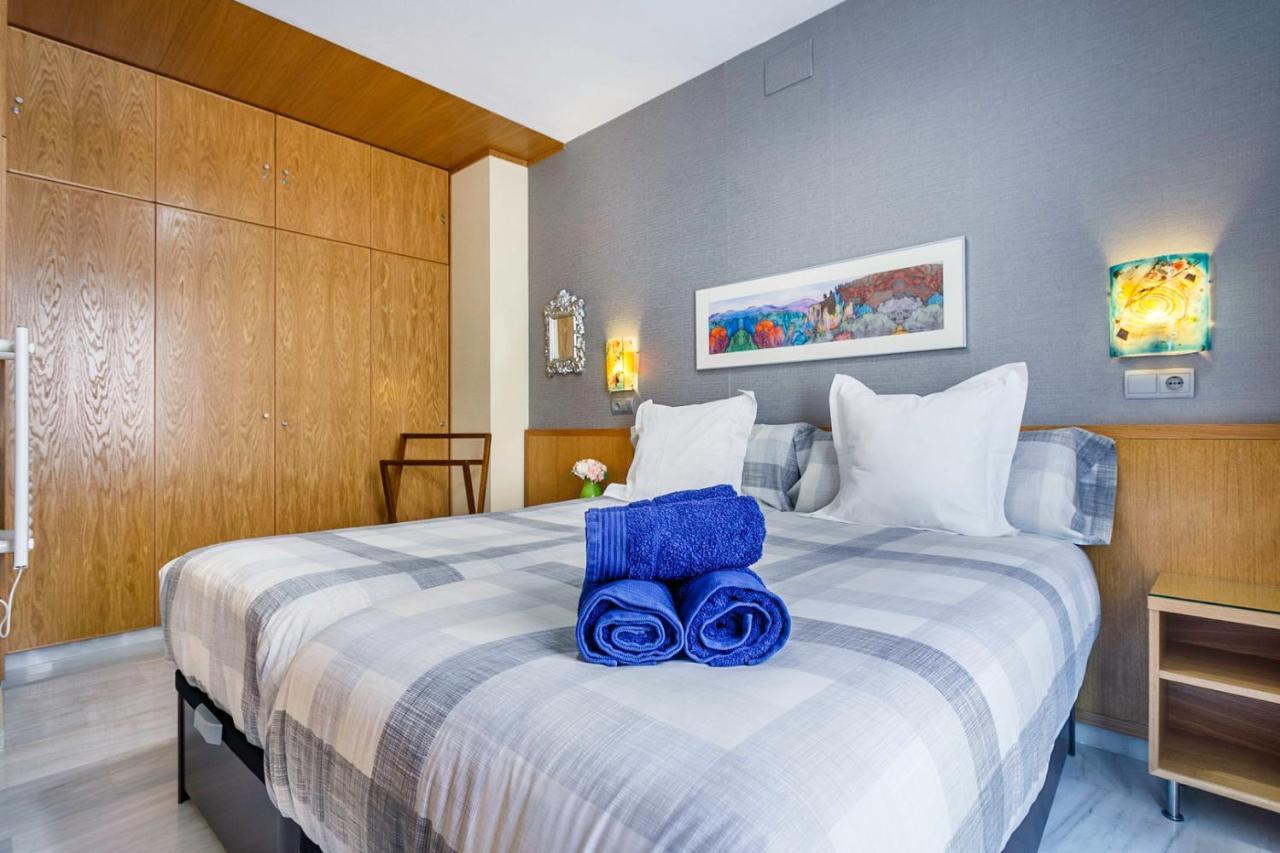 Apartamentos Catedral Sevilla Kültér fotó