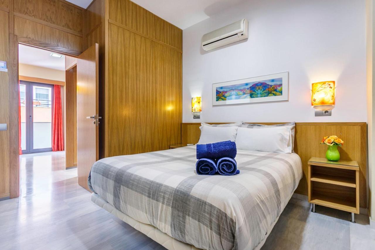 Apartamentos Catedral Sevilla Kültér fotó