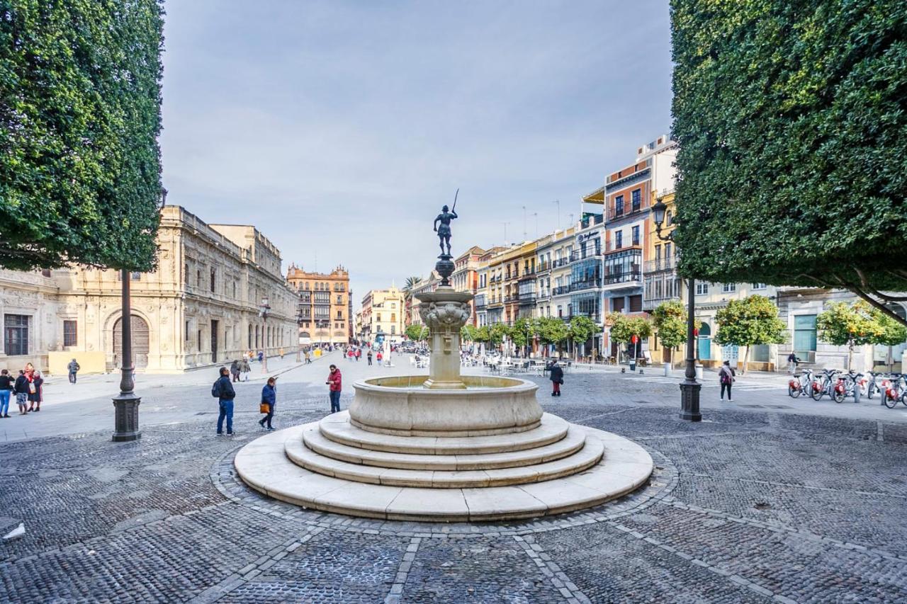 Apartamentos Catedral Sevilla Kültér fotó